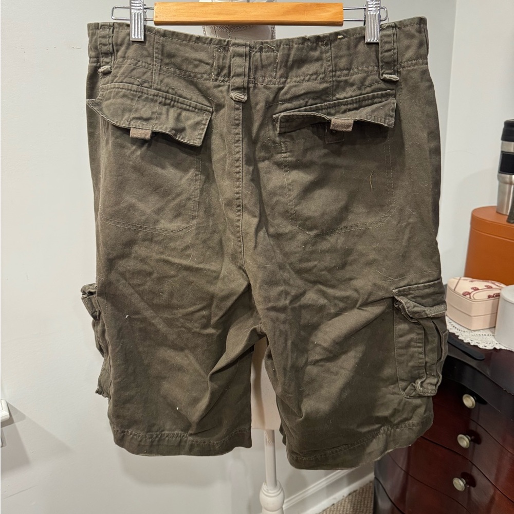 Men's Olive Cargo Shorts - Picture 4 of 6